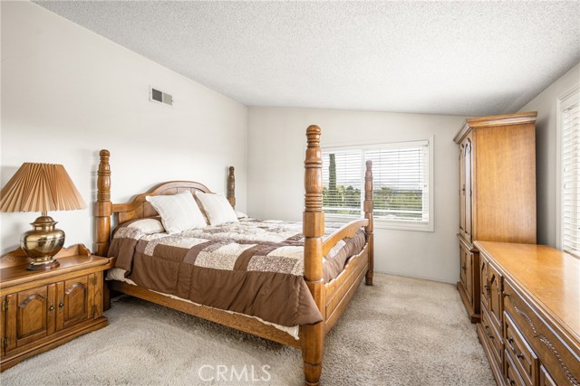 Detail Gallery Image 60 of 75 For 6040 Pat Ave, Woodland Hills,  CA 91367 - 5 Beds | 4/2 Baths