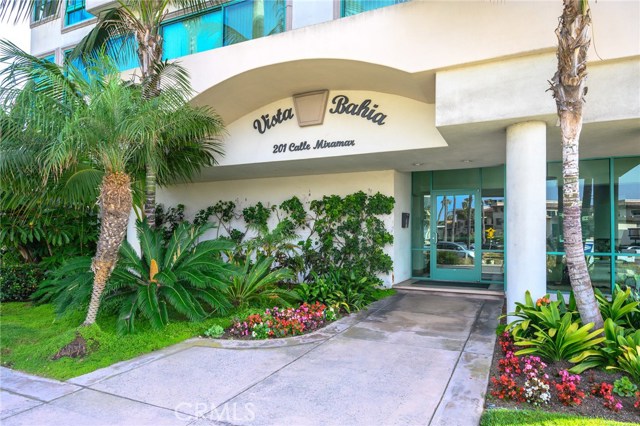 201 Calle Miramar, Redondo Beach CA: https://media.crmls.org/medias/2a8bb1ee-2c44-45b4-be2d-2962e602a5cc.jpg