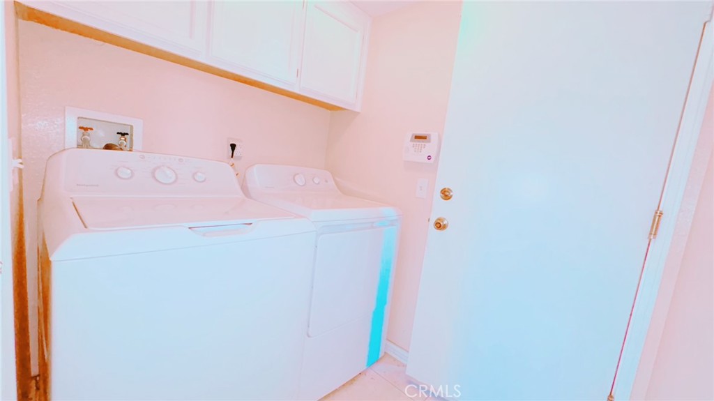 https://media.crmls.org/medias/2a8d1a35-158c-4049-bc28-2609a496ddb4.jpg?preset=X-Large