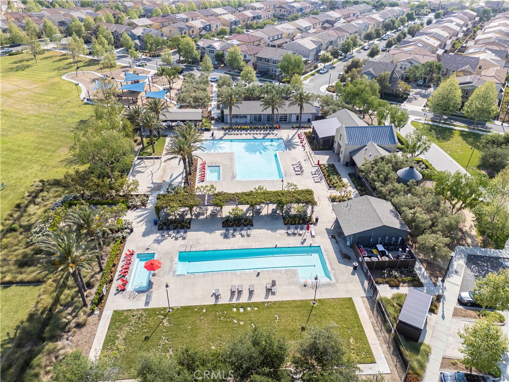 https://media.crmls.org/medias/2a8deeb9-f5cf-47a4-bca3-20a8d40d917e.jpg?preset=X-Large