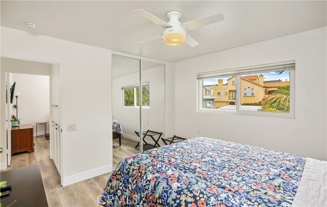 617 Iris Avenue, Corona del Mar CA: https://media.crmls.org/medias/2a8eb301-5da8-4291-b581-32d8ad6f34ff.jpg