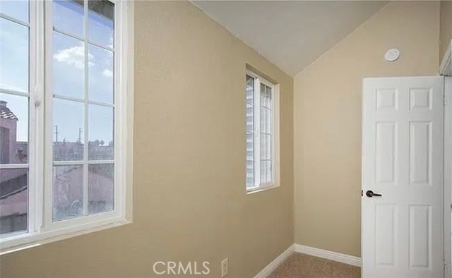 Detail Gallery Image 8 of 14 For 410 E 21st St, Long Beach,  CA 90806 - 4 Beds | 2 Baths