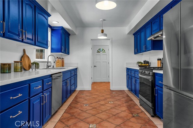 Detail Gallery Image 10 of 35 For 16706 Alginet Pl, Encino,  CA 91436 - 4 Beds | 2/1 Baths
