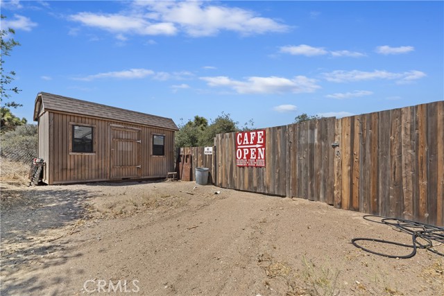 8328 Chateau Road, Phelan CA: https://media.crmls.org/medias/2a9023c9-bbd1-4776-9643-fe7f18cb83c4.jpg