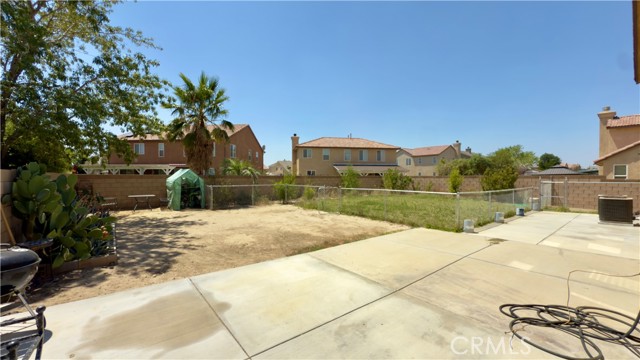 2234 Avenida Del Mar, Lancaster CA: https://media.crmls.org/medias/2a905956-461f-4739-9f11-5bb37b34989e.jpg