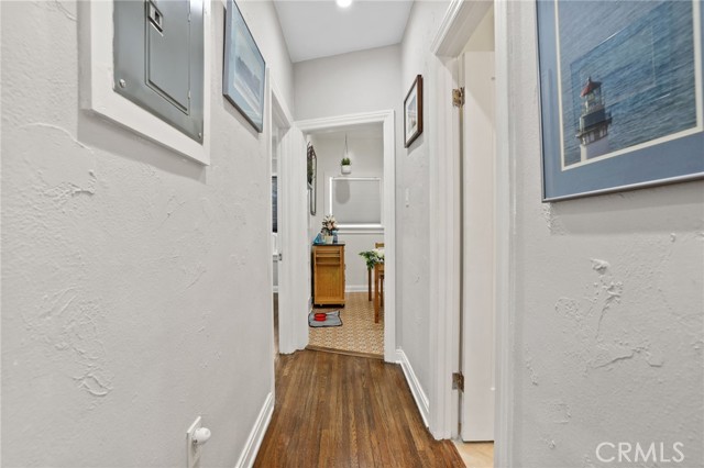 932 Coronado Avenue, Long Beach CA: https://media.crmls.org/medias/2a908c08-a085-4a9d-a2a1-1bf1ebff40bd.jpg