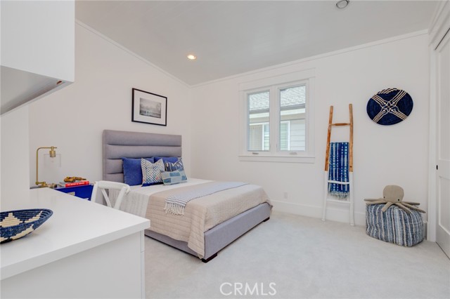 647 15th Street, Manhattan Beach, California 90266, 5 Bedrooms Bedrooms, ,4 BathroomsBathrooms,Residential,Sold,15th,SB21178358