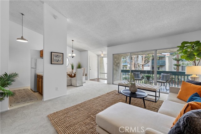 Detail Gallery Image 6 of 38 For 902 Camino Real #207,  Redondo Beach,  CA 90277 - 2 Beds | 2 Baths