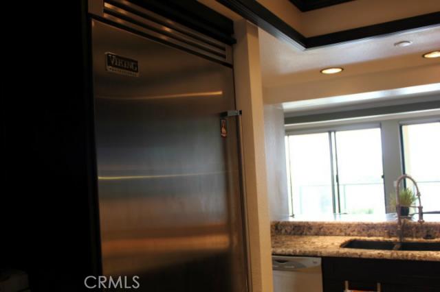 140 The Village, Redondo Beach, California 90277, 1 Bedroom Bedrooms, ,1 BathroomBathrooms,Residential,Sold,The Village,SB14184276