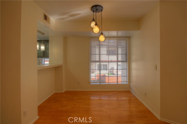 Detail Gallery Image 12 of 40 For 400 N Louise St #205,  Glendale,  CA 91206 - 2 Beds | 2 Baths