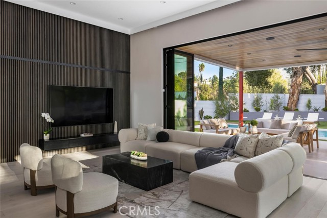 Detail Gallery Image 12 of 51 For 22020 Alizondo, Woodland Hills,  CA 91364 - 3 Beds | 3 Baths