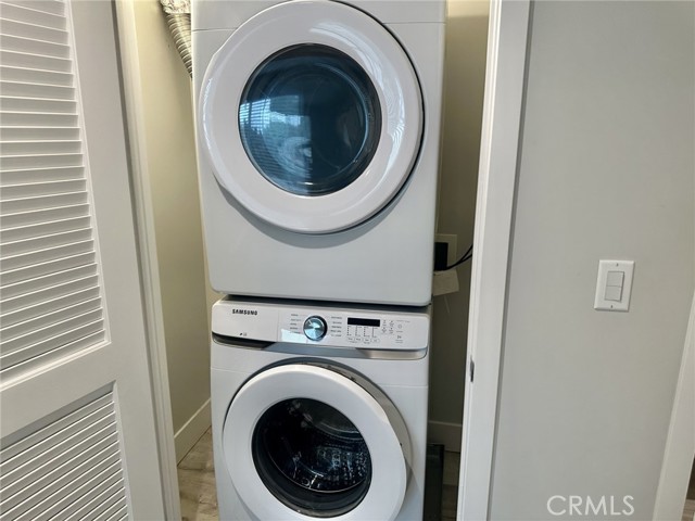Detail Gallery Image 12 of 23 For 5820 La Mirada Ave #204,  Hollywood,  CA 90038 - 3 Beds | 2 Baths