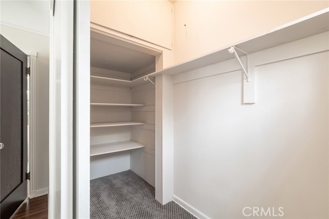 Detail Gallery Image 15 of 39 For 1949 N Catalina Street, –,  CA 90027 - 6 Beds | 5 Baths