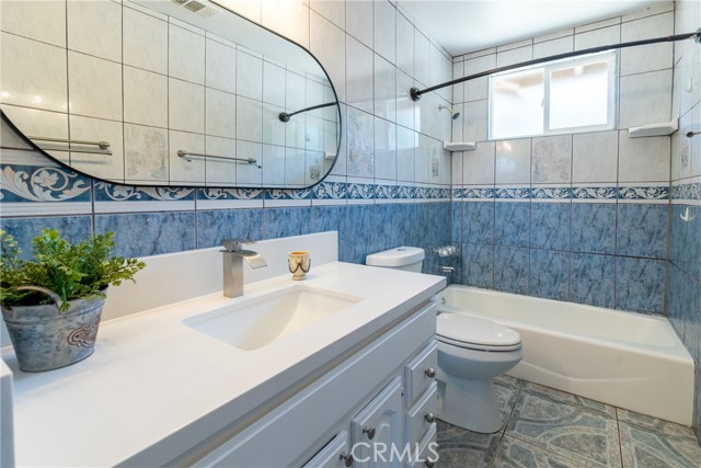28029 Reservoir Avenue, Nuevo CA: https://media.crmls.org/medias/2a9219c0-0ee2-4a43-938c-1a13909fb610.jpg