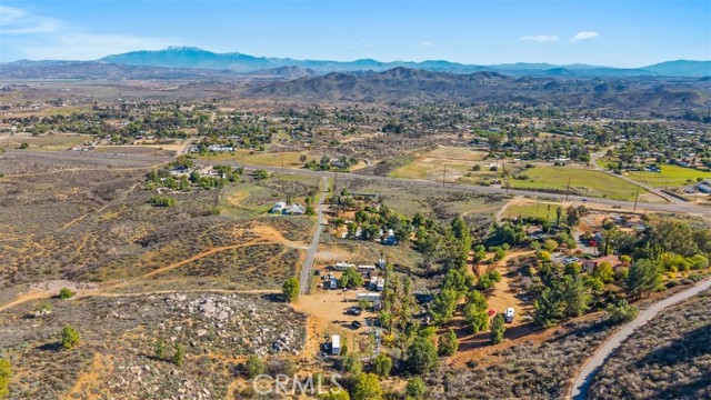 Detail Gallery Image 3 of 16 For 21080 Kimes, Perris,  CA 92570 - – Beds | – Baths