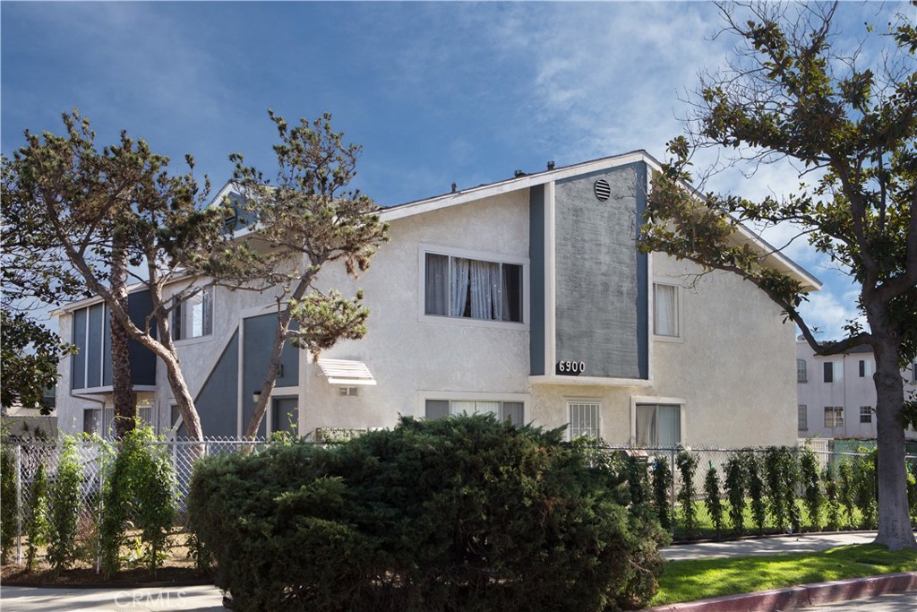 6900 Knowlton Place, Los Angeles, CA 90045