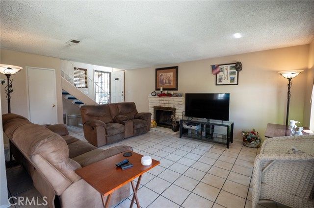 Detail Gallery Image 6 of 37 For 13117 Pan Am Bld, Moreno Valley,  CA 92553 - 3 Beds | 2 Baths