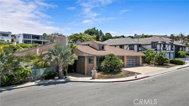 24 Narbonne, Newport Beach CA: https://media.crmls.org/medias/2a93e75b-6a20-4ae1-8fb6-5e04c2a5e5b6.jpg