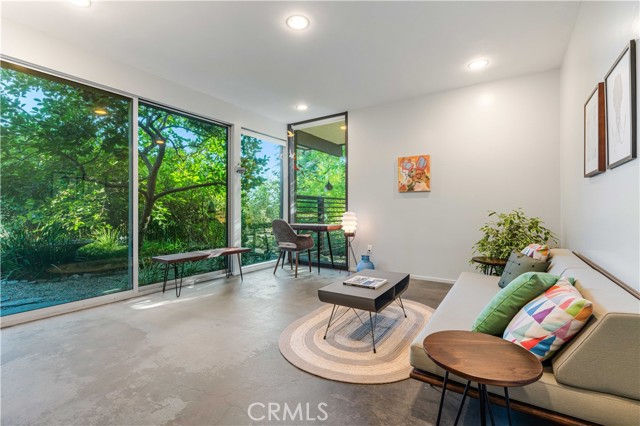 4380 Canyon Crest Road, Altadena CA: https://media.crmls.org/medias/2a949089-59b5-4d27-af56-019cc2467706.jpg