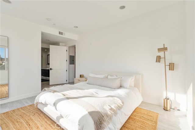 Detail Gallery Image 23 of 34 For 118 S Kenwood St #307,  Glendale,  CA 91205 - 2 Beds | 2 Baths