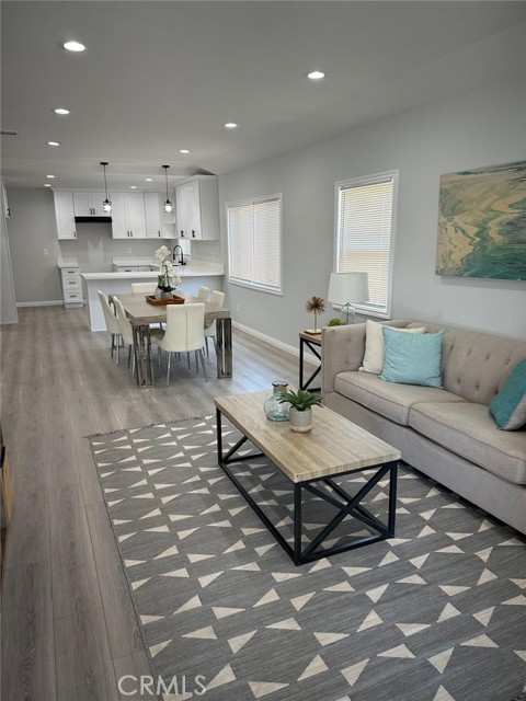 Detail Gallery Image 8 of 58 For 1131 E 21st, Long Beach,  CA 90806 - 5 Beds | 5 Baths