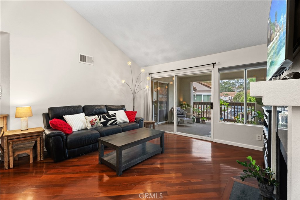 MLS #OC25280955 image #15