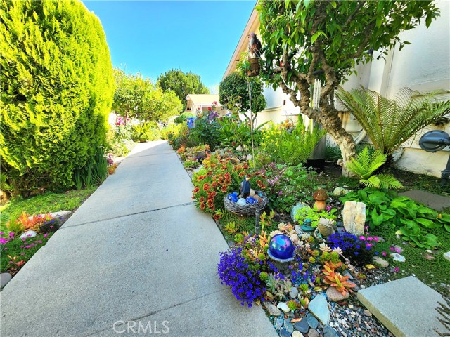 Detail Gallery Image 22 of 33 For 26748 Whispering Leaves Dr #C,  Newhall,  CA 91321 - 2 Beds | 2 Baths