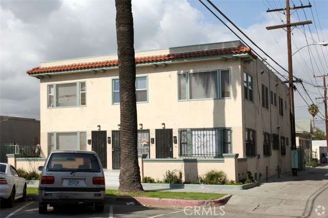 433 W 9th Street, Long Beach CA: https://media.crmls.org/medias/2a95b8b2-8970-4d41-8cd0-7d3d43def754.jpg