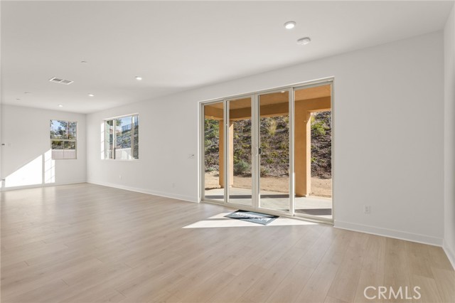 2004 Saguaro Glen, Escondido CA: https://media.crmls.org/medias/2a95c5c3-3697-4649-8d95-d2b96c948281.jpg