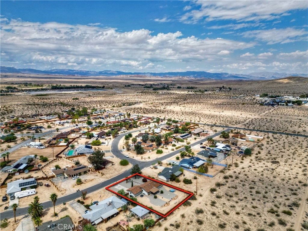 https://media.crmls.org/medias/2a9619a1-6b56-4be0-8e4d-1c65835a6c47.jpg?preset=X-Large