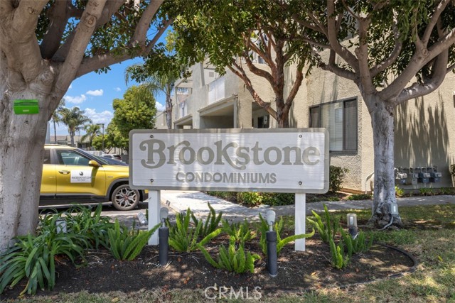 17661 Sergio Circle, Huntington Beach CA: https://media.crmls.org/medias/2a9643a1-6a5b-4f23-b7c8-18d8740127e6.jpg