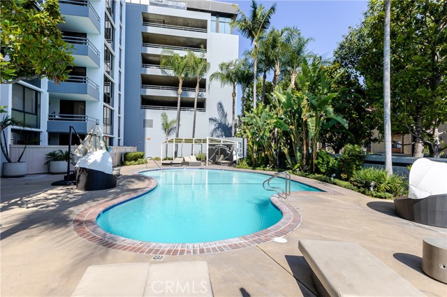 343 Pioneer Drive, Glendale CA: https://media.crmls.org/medias/2a9655dc-31c0-4c03-9e57-bc8311524b70.jpg