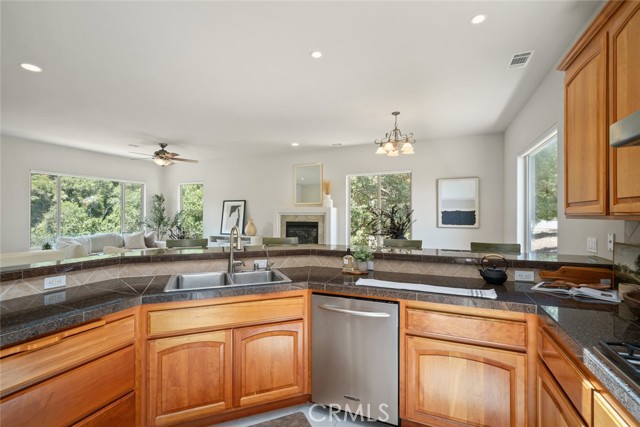 6520 Western Gull Drive, Avila Beach CA: https://media.crmls.org/medias/2a967bcc-0317-43bd-96c0-5c43aacf2afd.jpg