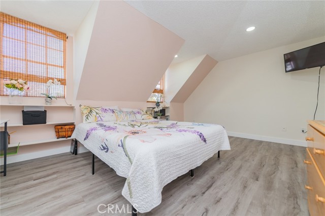 Image 17 of 42 For 13433 Nutmeg