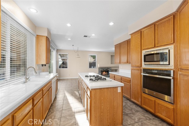 23515 Mountainside Court, Murrieta CA: https://media.crmls.org/medias/2a96d517-bd62-4d55-982c-5b0f0bb0595d.jpg
