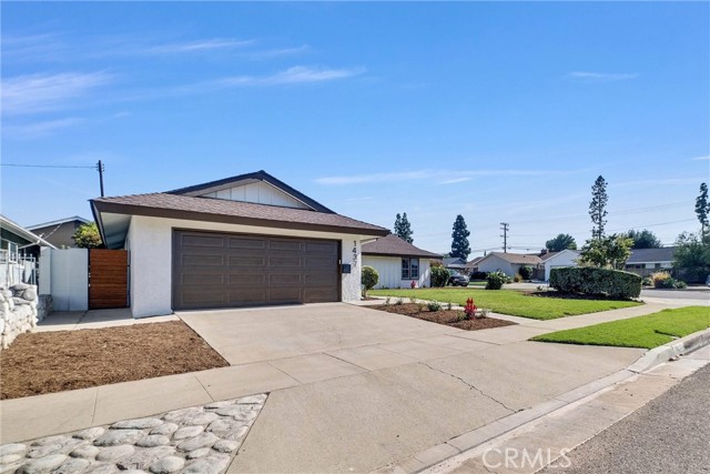 Detail Gallery Image 7 of 43 For 1437 N Kathleen, Orange,  CA 92867 - 4 Beds | 2 Baths