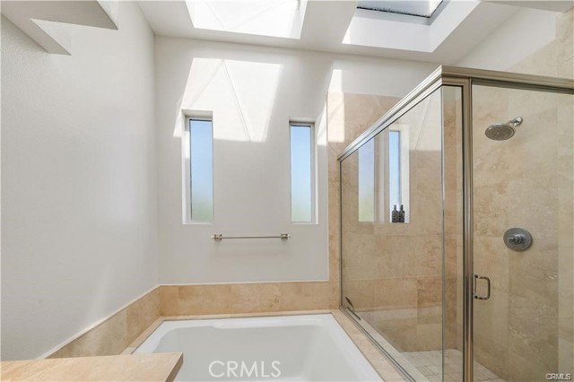 Detail Gallery Image 14 of 22 For 505 .5 Poinsettia Ave, Corona Del Mar,  CA 92625 - 2 Beds | 2/1 Baths