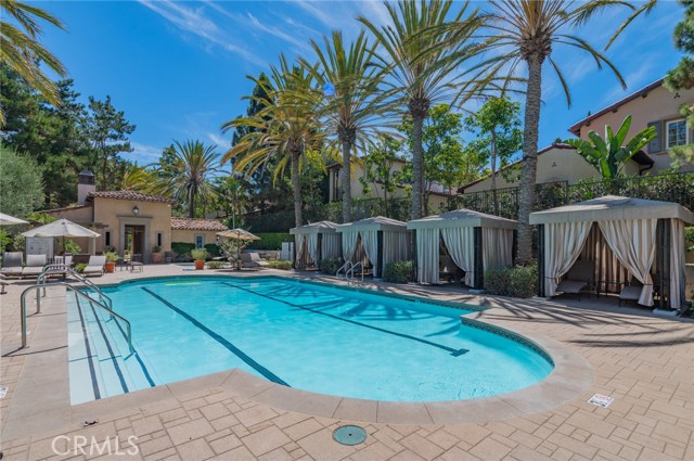 22 Arborside, Irvine CA: https://media.crmls.org/medias/2a97eb6a-3e8f-4b76-bcde-e05f2e1cff30.jpg