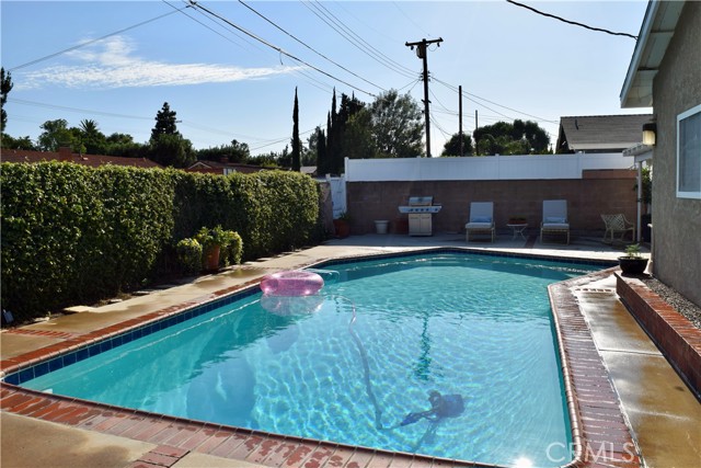 Detail Gallery Image 21 of 29 For 17406 Blackhawk St, Granada Hills,  CA 91344 - 4 Beds | 2/1 Baths