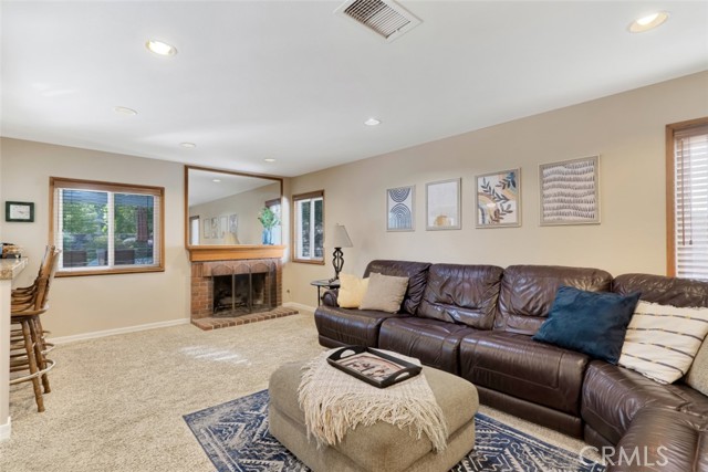 Detail Gallery Image 18 of 49 For 2707 Bitternut Cir, Simi Valley,  CA 93065 - 4 Beds | 3 Baths