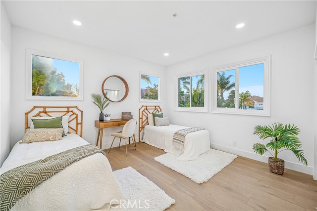 6692 Alamitos Circle, Huntington Beach CA: https://media.crmls.org/medias/2a99213c-bfae-4296-a776-2641901931cd.jpg