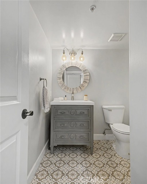 Detail Gallery Image 9 of 29 For 10894 Olinda St #109,  Sun Valley,  CA 91352 - 3 Beds | 3 Baths