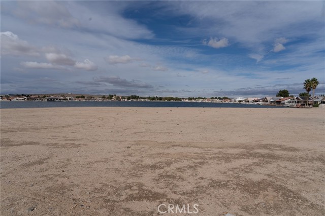 Detail Gallery Image 5 of 23 For 27160 Vista #43,  Helendale,  CA 92342 - 2 Beds | 2 Baths