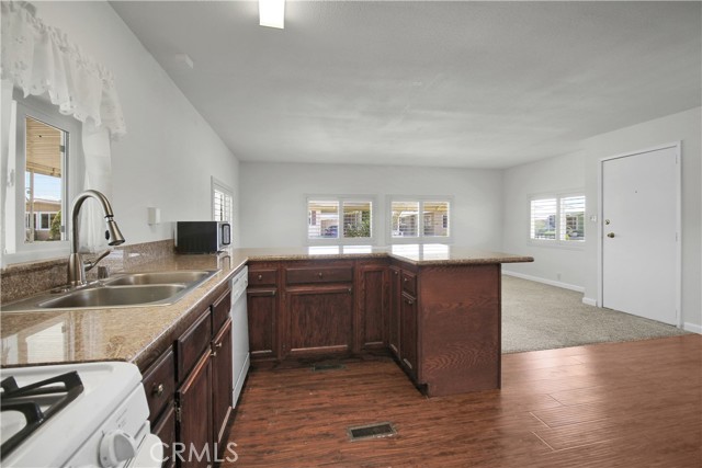 1180 Camino Del Rancho, Hemet CA: https://media.crmls.org/medias/2a9ad008-4661-4cb6-94d3-3720b3444e3b.jpg