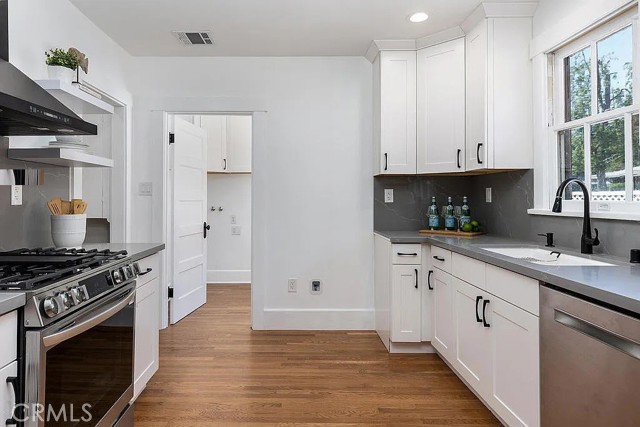 Detail Gallery Image 13 of 30 For 977 N Hill, Pasadena,  CA 91104 - 3 Beds | 2 Baths