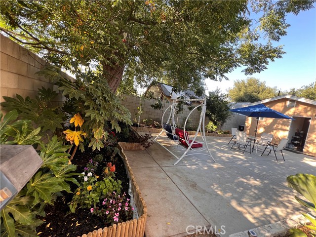 Detail Gallery Image 24 of 25 For 7327 N Loma Verde Ave, Canoga Park,  CA 91303 - 5 Beds | 5 Baths