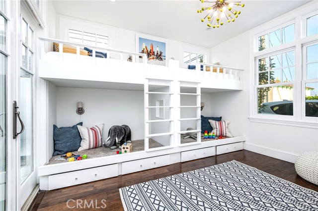 501 6th Place, Manhattan Beach, California 90266, 4 Bedrooms Bedrooms, ,2 BathroomsBathrooms,Residential,Sold,6th,SB23176896