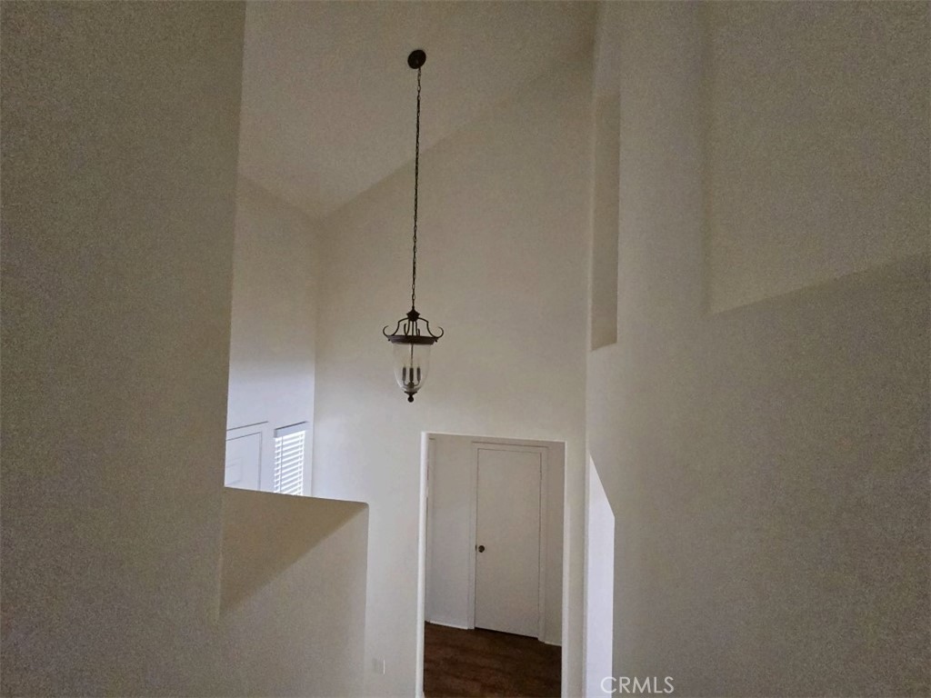 https://media.crmls.org/medias/2a9c2b21-1799-4d73-bdf6-0823ae4d42e0.jpg?preset=X-Large