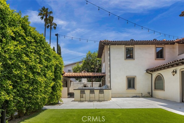 11159 La Maida Street, North Hollywood CA: https://media.crmls.org/medias/2a9cfbc8-dd48-4550-95b9-e6939aa203de.jpg