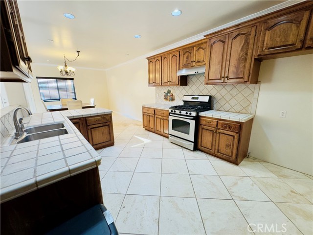 14542 Los Robles Avenue, Hacienda Heights CA: https://media.crmls.org/medias/2a9d4916-d90d-4f04-834a-b7eea93228e7.jpg